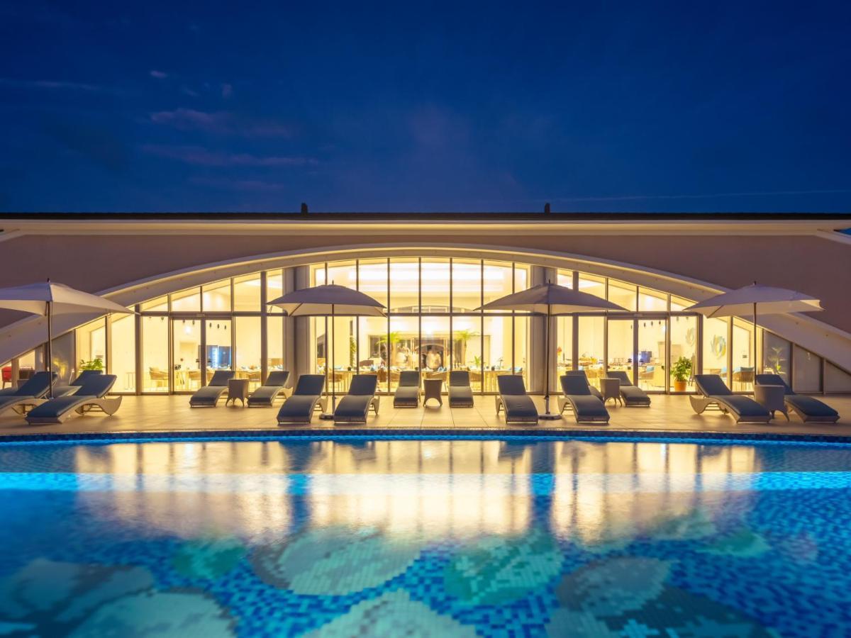 Miyakojima Kurima Resort Seawood Hotel Bagian luar foto